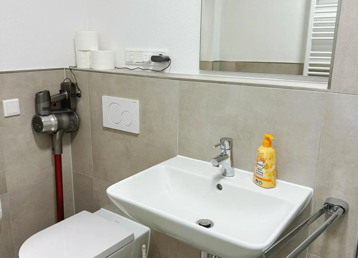 Apartment Emma Gardencity Basement Flat Munich
